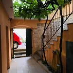 Old Stone House Vicko *