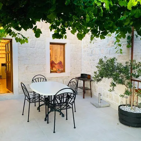 Old Stone House Vicko *