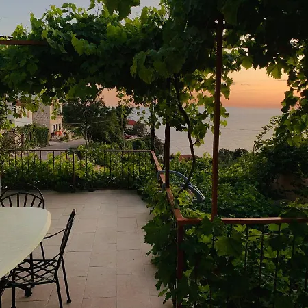 Old Stone House Vicko