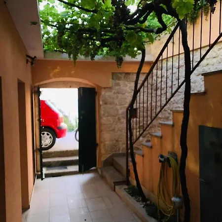 Old Stone House Vicko *