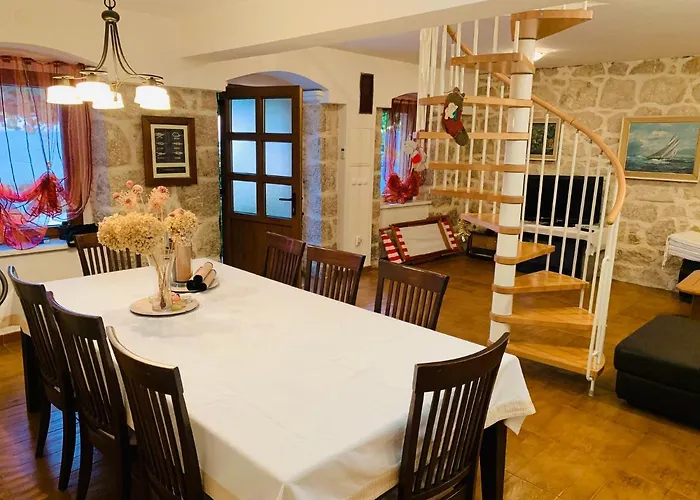 Old Stone House Vicko 빌라 포드고라