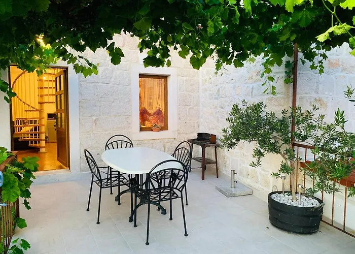 Old Stone House Vicko *