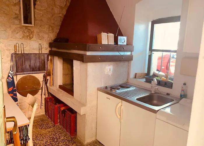 Old Stone House Vicko فيلة بودغورا