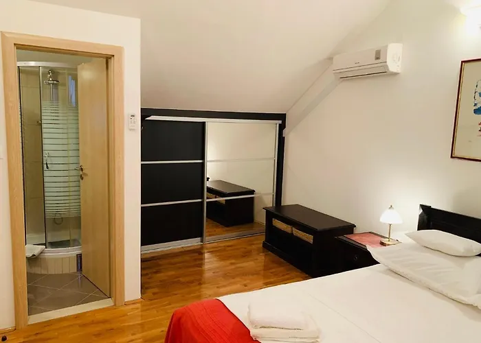 Old Stone House Vicko 빌라 포드고라