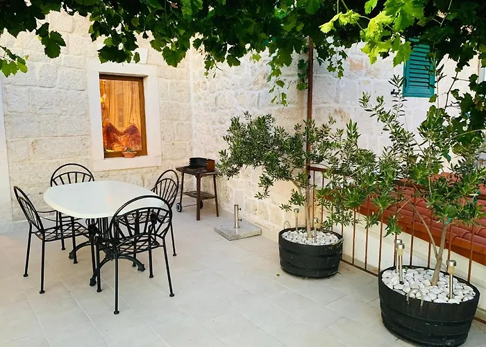 فيلة Old Stone House Vicko *