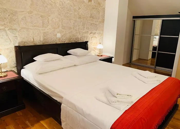 빌라 Old Stone House Vicko