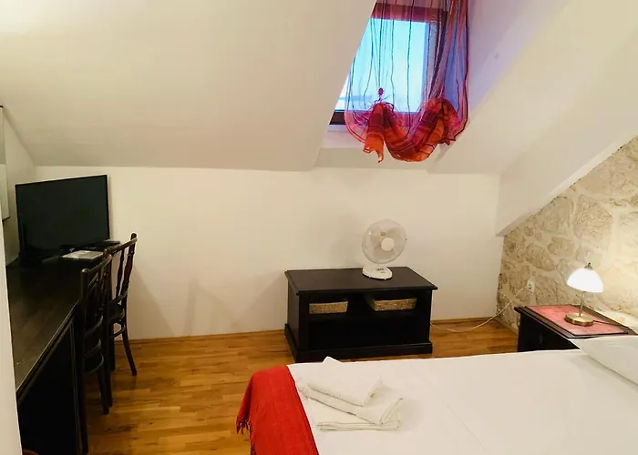 빌라 Old Stone House Vicko *