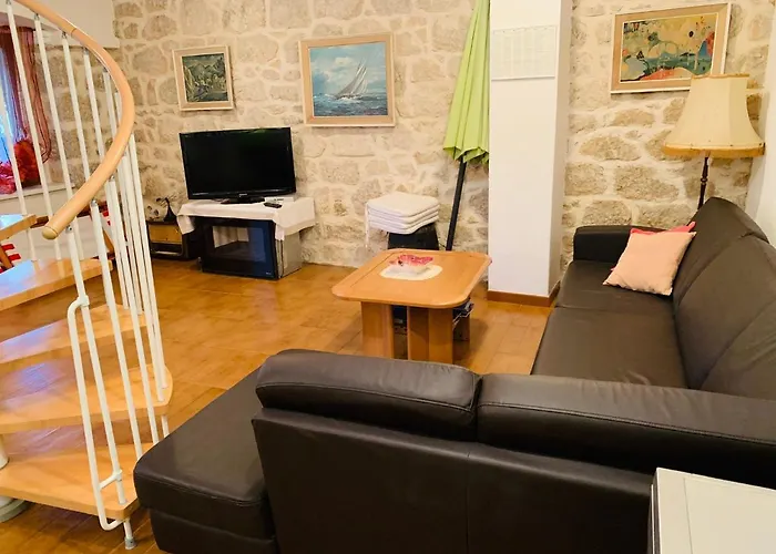 Old Stone House Vicko 빌라 포드고라