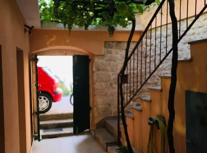 Old Stone House Vicko *