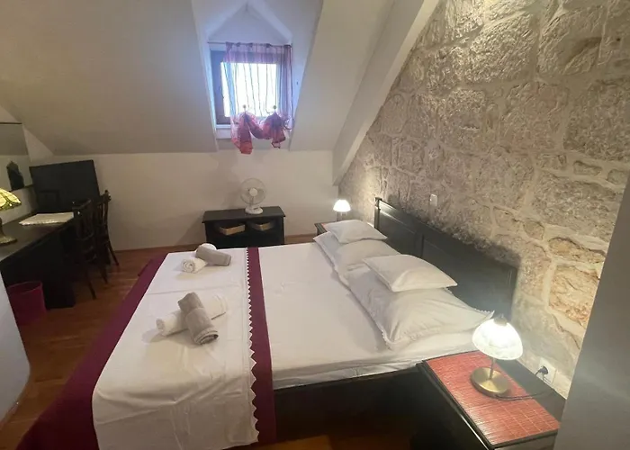 빌라 Old Stone House Vicko